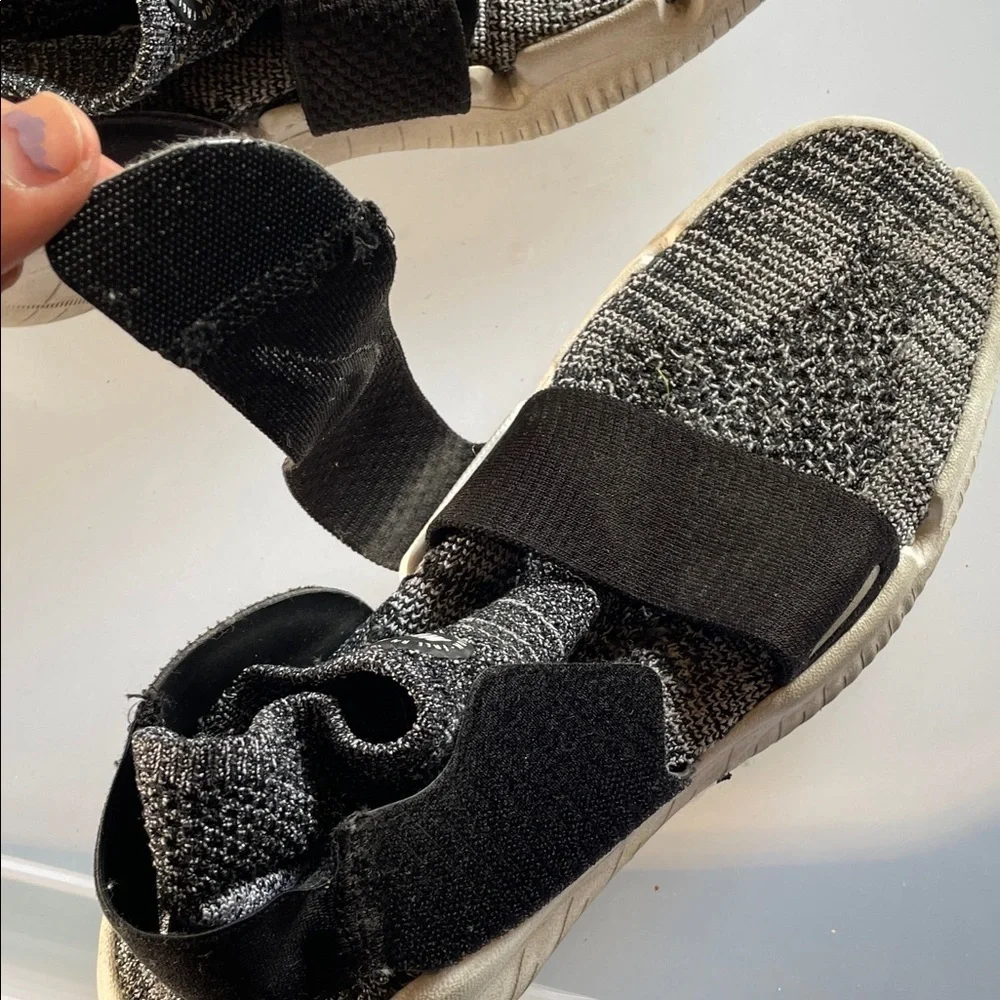 Nike Kids Black and Gray Sneakers